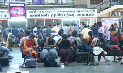 பொங்கல் பண்டிகையை முன்னிட்டு நேற்று 2.17 லட்சம் பேர் சொந்த ஊருக்கு பயணம்