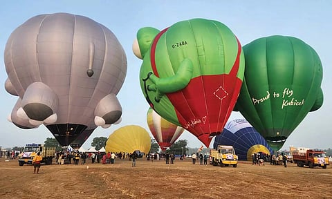 பொள்ளாச்சியில் சர்வதேச பலூன் திருவிழா: பொதுமக்கள் உற்சாகம்
