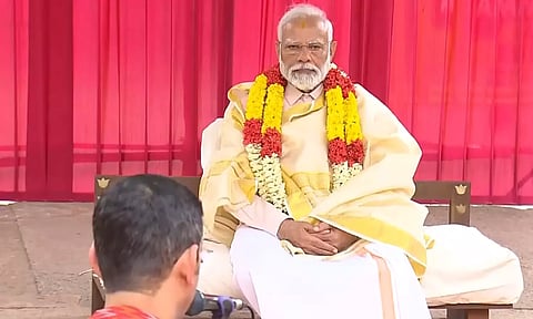 தமிழில் பாடப்பட்ட கம்ப ராமாயண பாராயணத்தை ரசித்து கேட்ட பிரதமர் மோடி