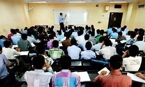 தனியார் பயிற்சி மையங்களுக்கு புதிய கட்டுப்பாடு- மத்திய கல்வி அமைச்சகம்