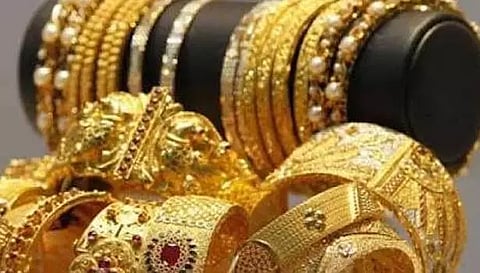 தங்கம், வெள்ளி நகைகள் மீதான இறக்குமதி வரி 4 சதவீதம் உயர்வு: மத்திய நிதியமைச்சகம்