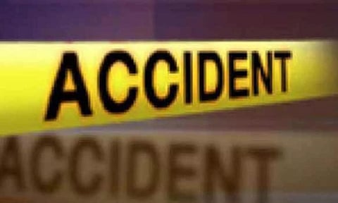 திருக்கனூரில் லாரி மோதி டிரைவர் பலி