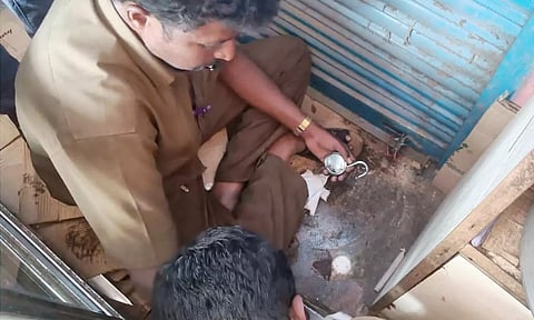 ஓசூரில் தொழில் உரிமம் பெறாமல் இயங்கி வந்த 6 கடைகளுக்கு சீல்