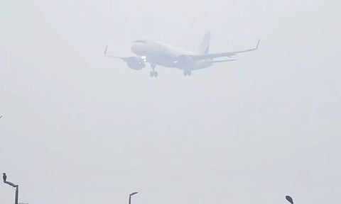 டெல்லியில் கடும் பனிமூட்டம்: ரெயில்-விமான சேவை கடும் பாதிப்பு