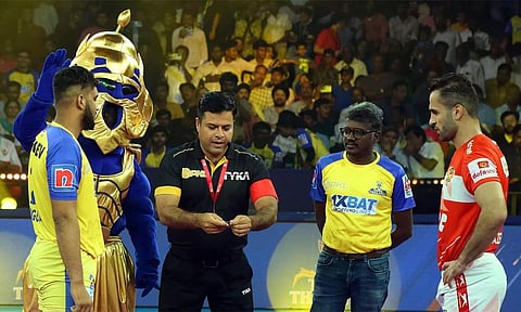 புரோ கபடி 'லீக்' தமிழ் தலைவாஸ் அணி குஜராத்துக்கு பதிலடி கொடுக்குமா?