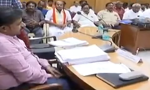 போக்குவரத்து தொழிலாளர்களின் ஊதிய ஒப்பந்த பேச்சுவார்த்தை நடத்த அரசு சார்பில் குழு அமைப்பு