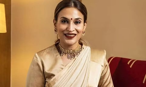 திருவண்ணாமலையில் சாமி தரிசனம் செய்த ஐஸ்வர்யா ரஜினிகாந்த்