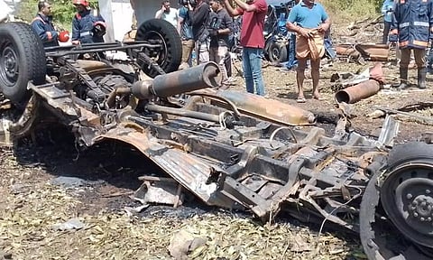 கோவில் திருவிழாவுக்கு கொண்டு வந்த பட்டாசுகள் வெடித்து சிதறின: வாலிபர் பலி