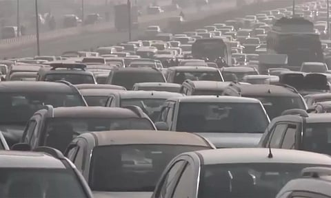 டெல்லி காஜிபூர் எல்லையில் கடும் போக்குவரத்து நெரிசல்