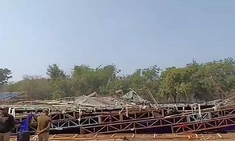 டெல்லியில் பரபரப்பு: ஸ்டேடியத்தில் தற்காலிக பந்தல் இடிந்து விழுந்து விபத்து