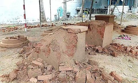 கும்பாபிஷேகம் நடைபெற உள்ள நிலையில் விநாயகர் கோவிலில் யாகசாலைகள் இடிப்பு- மர்ம நபர்களுக்கு வலைவீச்சு