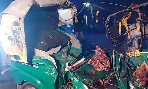 லாரி- டெம்போ நேருக்கு நேர் மோதி விபத்து: 9 பேர் பலி- பிரதமர் மோடி இரங்கல்
