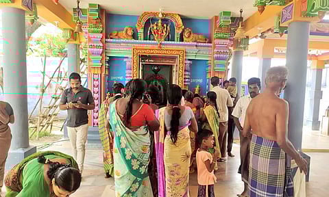 திசையன்விளையில் அம்மன் சிலையில் ஒளிவீசிய அதிசயம்