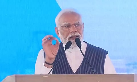 வளர்ச்சி திட்டங்களை நிறைவேற்ற தமிழகத்திற்கு ஒரு சேவகனாக வந்துள்ளேன்: பிரதமர் மோடி