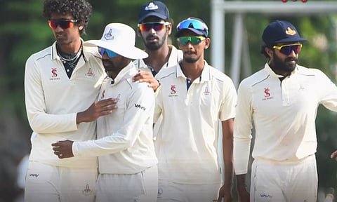 ரஞ்சி டிராபி அரையிறுதி: முதல் இன்னிங்சில் 146 ரன்களுக்கு சுருண்டது தமிழ்நாடு