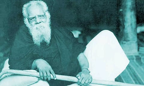 கர்நாடகா காங்கிரஸ் அரசு அதிரடி: 10-ம் வகுப்பு பாடப்புத்தகத்தில் தந்தை பெரியாரின் வாழ்க்கை வரலாறு பாடம் மீண்டும் சேர்ப்பு