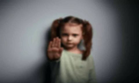 `தொடுதல்' பற்றி குழந்தைகளுக்கு சொல்லிக்கொடுக்க மறக்காதீர்கள்...!