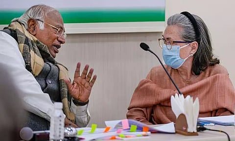 வங்கி கணக்கு முடக்கிய விவகாரம்: காங்கிரசின் மேல்முறையீட்டு மனு நிராகரிப்பு