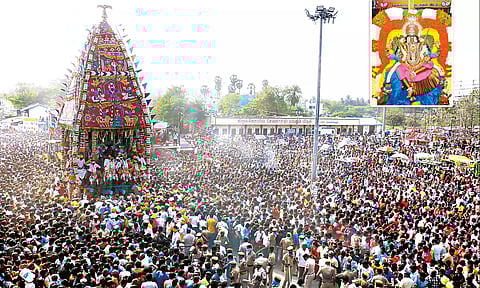 மேல்மலையனூர் அங்காள பரமேஸ்வரி அம்மன் கோவில் தேரோட்டம்