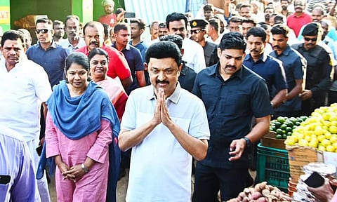 கனிமொழிக்கு ஆதரவாக தூத்துக்குடியில் நடைபயணமாக சென்று வாக்கு சேகரித்த முதலமைச்சர்