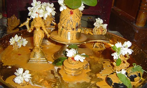 வாழ்வில் வெற்றியை தரும் எளிமையான பஞ்சாயதன பூஜை