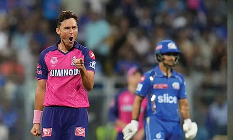 முதல் ஓவரில் அதிக விக்கெட்: புவனேஸ்வர் குமார் சாதனையை சமன் செய்த போல்ட்