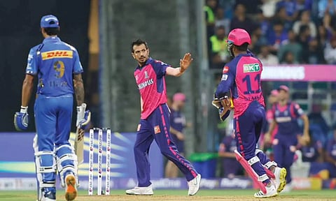 ராஜஸ்தான் மிரட்டல் பந்து வீச்சு- 125 ரன்னில் சுருண்ட மும்பை