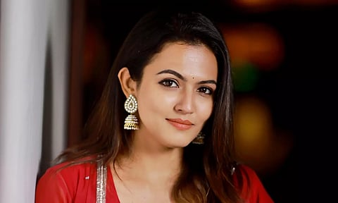 நடிகரை திருமணம் செய்யும் டாடா பட நடிகை அபர்ணா தாஸ்