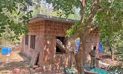 கண்ணூரில் நாட்டு வெடிகுண்டு வெடித்து மார்க்சிஸ்ட் கம்யூ. தொண்டர்கள் படுகாயம்