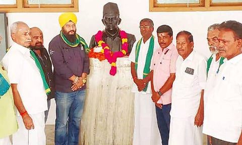 டெல்லி போராட்டத்தில் உயிரிழந்த பஞ்சாப் விவசாயி அஸ்திக்கு திருப்பூரில் அஞ்சலி