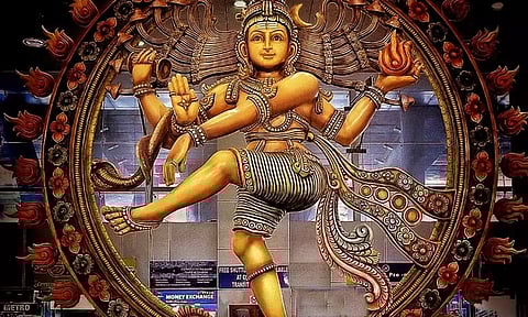 ஆதிசேஷனான பதஞ்சலி முனிவருக்காக நடனமாடிய இறைவன்