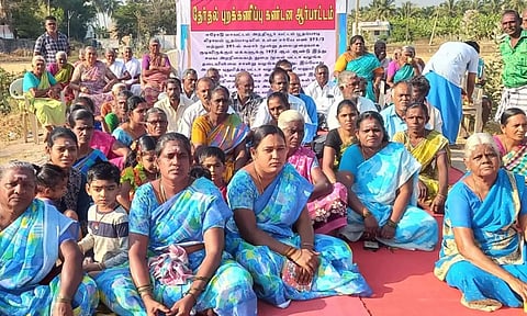 பட்டா கேட்டு பொதுமக்கள் தேர்தல் புறக்கணிப்பு போராட்டம்