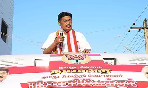 தி.மு.க. அமைச்சர்கள் மற்றும் எம்.எல்.ஏ-க்கள் அனைவரும் ஊழல்வாதிகள்- ஐ.ஜே.கே. வேட்பாளர் பாரிவேந்தர் குற்றச்சாட்டு