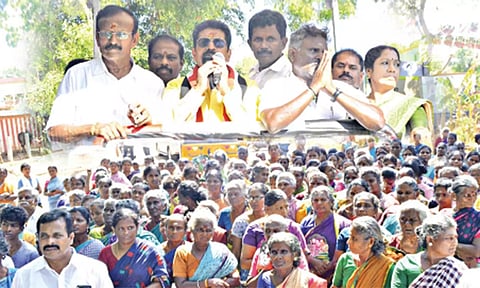 தாலிக்கு தங்கம், இலவச மடிக்கணினி உள்ளிட்ட திட்டங்களை நிறுத்தியது தி.மு.க. அரசு