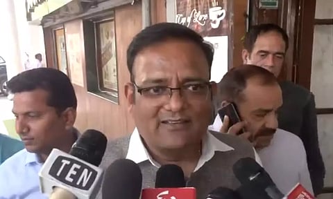 ஆம் ஆத்மி மந்திரி திடீர் ராஜினாமா: உறுப்பினர் பதவியில் இருந்தும் விலகல்