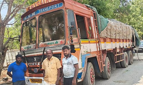 லாரியில் கடத்த முயன்ற 22 டன் ரேசன் அரிசி பறிமுதல்- 5 பேர் கைது