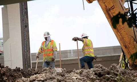 பற்றாக்குறை எதிரொலி: இஸ்ரேலுக்கு செல்லும் இந்திய கட்டுமான தொழிலாளர்கள்