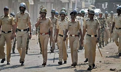 கேரளா, ஆந்திராவில் இருந்து தமிழக தேர்தல் பாதுகாப்புக்கு 10 ஆயிரம் போலீசார் வருகை