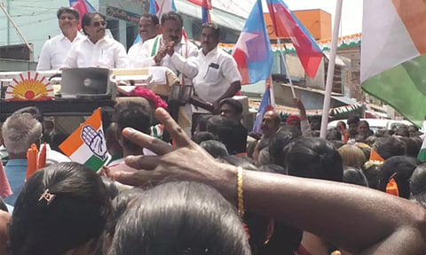 மத்தியில் காங்கிரஸ் ஆட்சி அமைந்ததும் பட்டாசு தொழில் பிரச்சனைக்கு நிரந்தர தீர்வு காணப்படும்