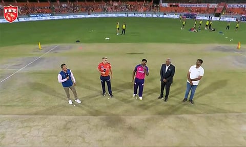 ராஜஸ்தான் ராயல்ஸ் பந்து வீச்சு: தவான் இல்லாமல் களம் இறங்கும் பஞ்சாப் கிங்ஸ்