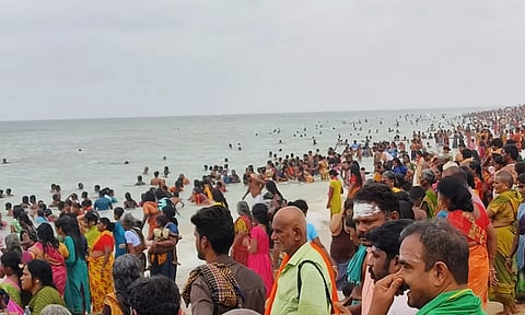 தமிழ் புத்தாண்டு: திருச்செந்தூரில் சுவாமி சண்முகருக்கு அன்னாபிஷேகம்