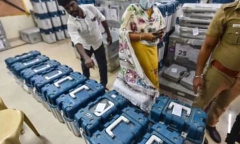 வாக்குப்பதிவு எந்திரங்களை 46 நாட்கள் பாதுகாக்க சிறப்பு ஏற்பாடுகள்: 3 அடுக்கு போலீஸ் பாதுகாப்பு