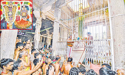 திருவையாறு ஐயாறப்பர் கோவில் சித்திரை திருவிழா கொடியேற்றம்