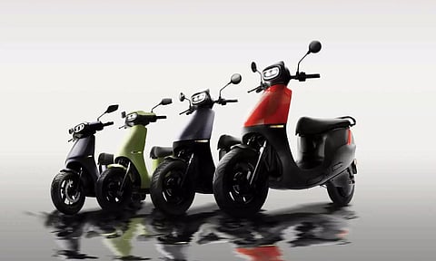 ஸ்கூட்டர் விலையை திடீரென குறைத்த ஓலா எலெக்ட்ரிக் - புதிய விலை எவ்வளவு தெரியுமா?