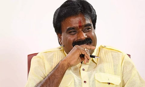 காங்கிரசுக்கு கடும் நெருக்கடி- தேசிய ஜனநாயக கூட்டணிக்கு வசமாகும் சிவகங்கை