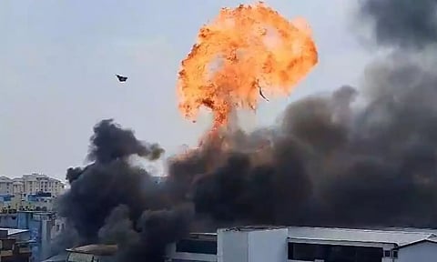 வடபழனியில் பரபரப்பு- உணவகத்தில் கேஸ் சிலிண்டர்கள் வெடித்து விபத்து