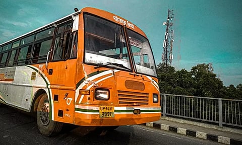 பேருந்தில் குடும்ப புகைப்படம்- சாலை விபத்துகளை தடுக்க உ.பி அரசு புதிய யுக்தி