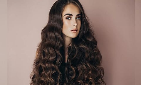 இயற்கையாகவே தலைமுடி கருமையாக சில வழிமுறைகள்