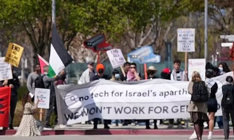 இஸ்ரேல் உடனான ஒப்பந்தத்திற்கு எதிர்ப்பு- போராட்டத்தில் ஈடுபட்ட கூகுள் ஊழியர்கள் 28 பேர் பணி நீக்கம்