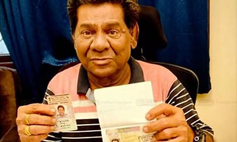 'சர்கார்' பட பாணியில் வெளிநாட்டில் இருந்து ஓட்டு போட வந்தவருக்கு காத்திருந்த அதிர்ச்சி!